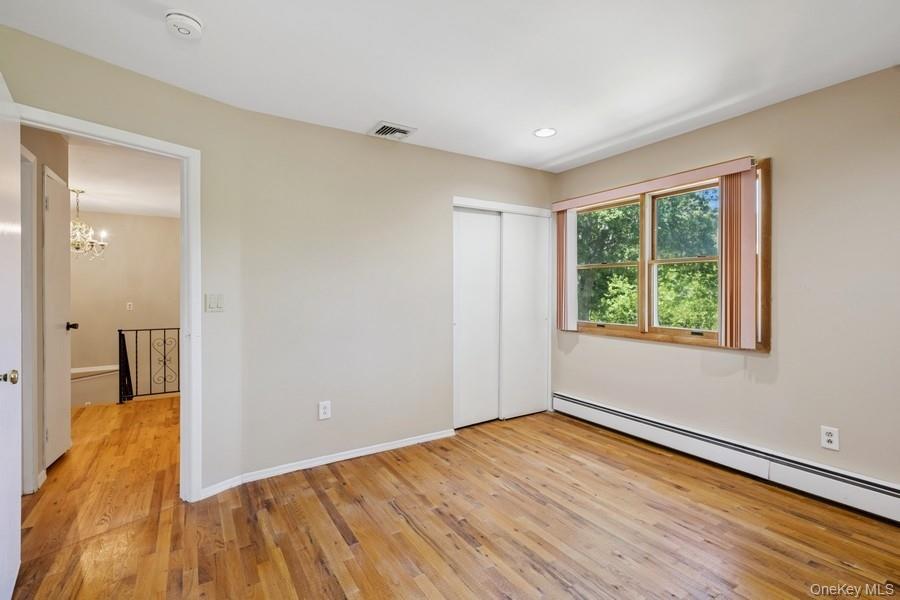 #19 photo, 8 Cedar Place, Kings Park , NY 11754