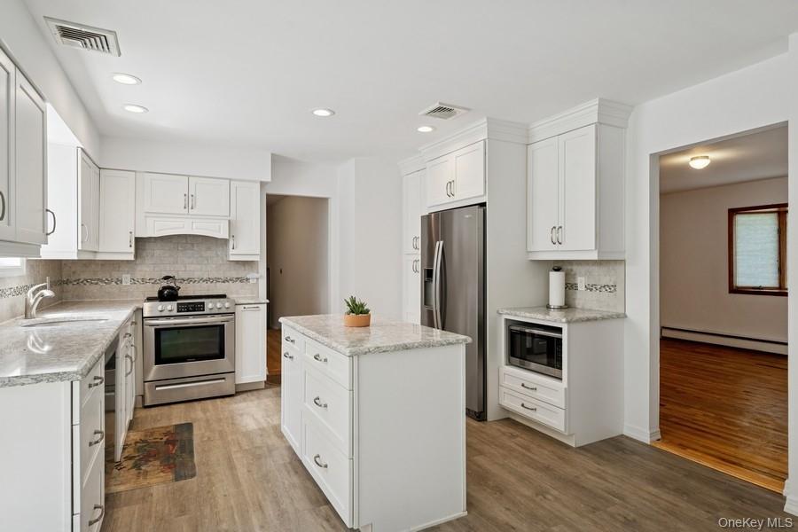 #7 photo, 8 Cedar Place, Kings Park , NY 11754