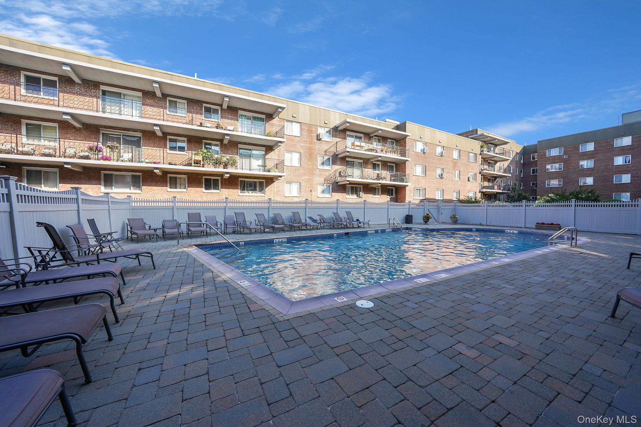 #9 photo, 200 Atlantic Avenue, ナッソー郡 Lynbrook , NY 11563