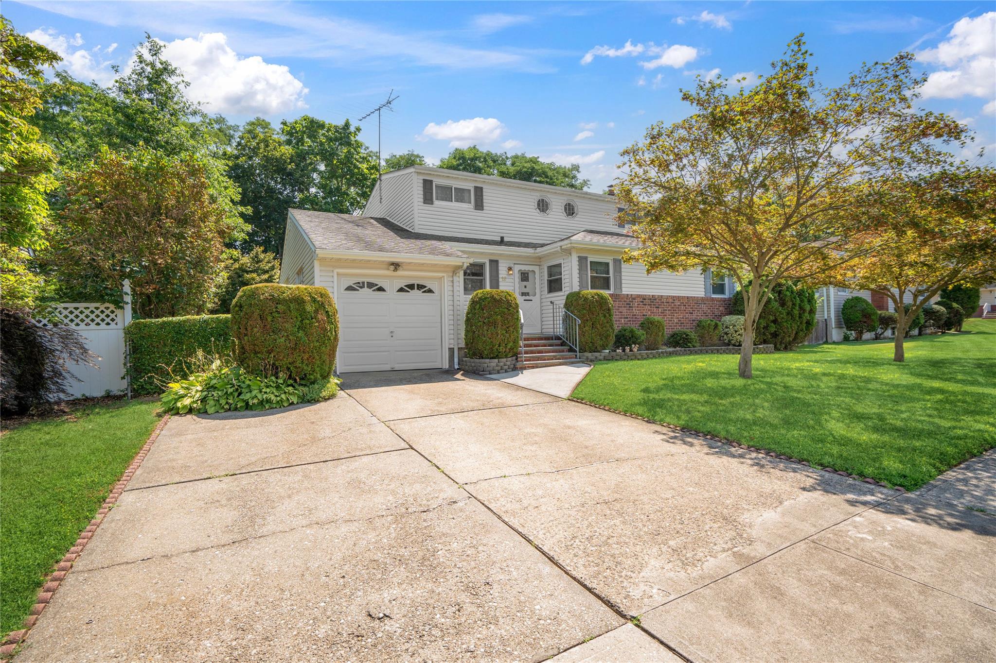 #1 photo, 12 Willets Drive, ناسو Syosset , NY 11791
