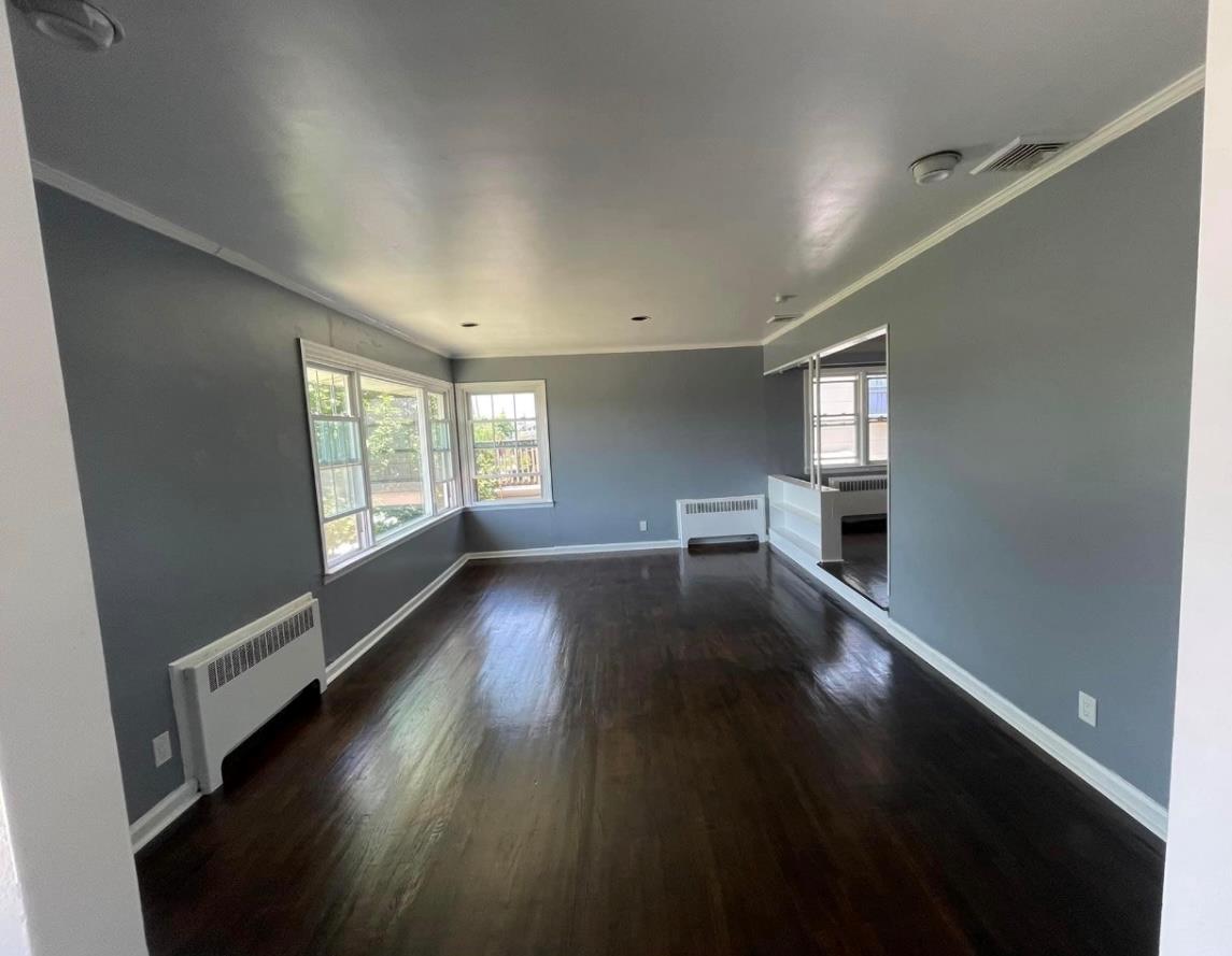 #1 photo, 731 E Walnut Street, ناسو Long Beach , NY 11561