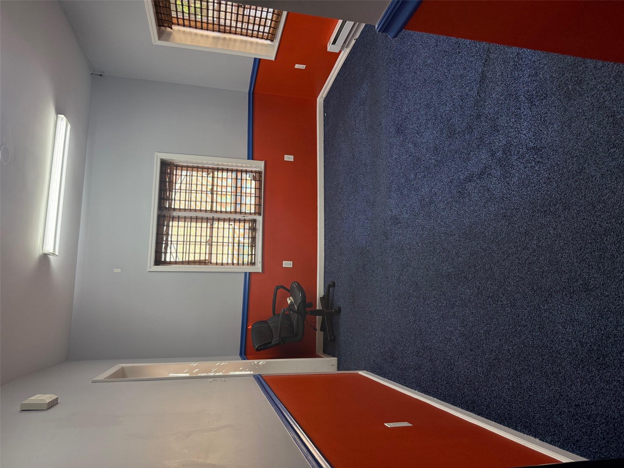 #1 photo, 3717 E Tremont Avenue, ブロンクス区 Bronx , NY 10465