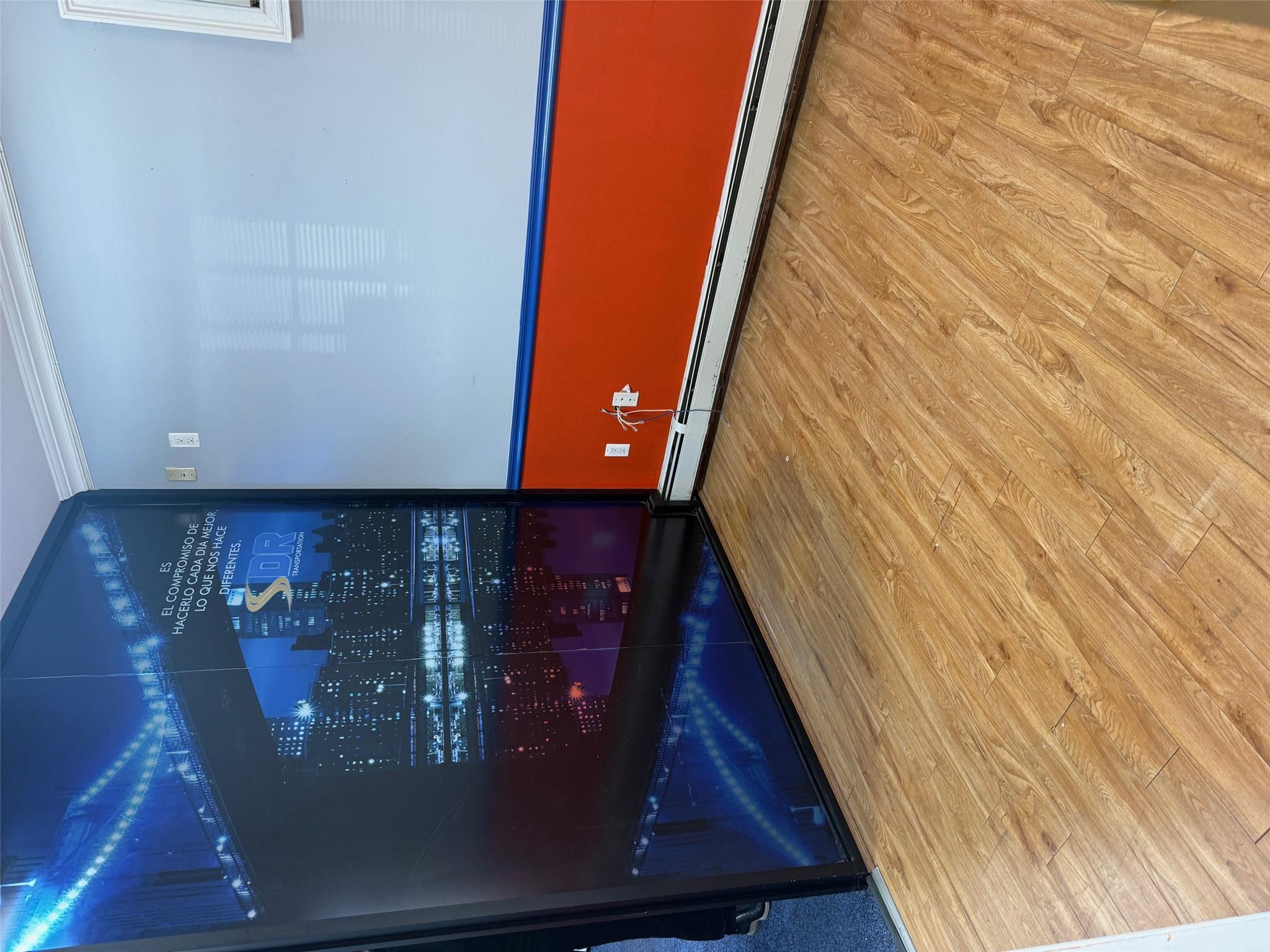 #11 photo, 3717 E Tremont Avenue, ブロンクス区 Bronx , NY 10465