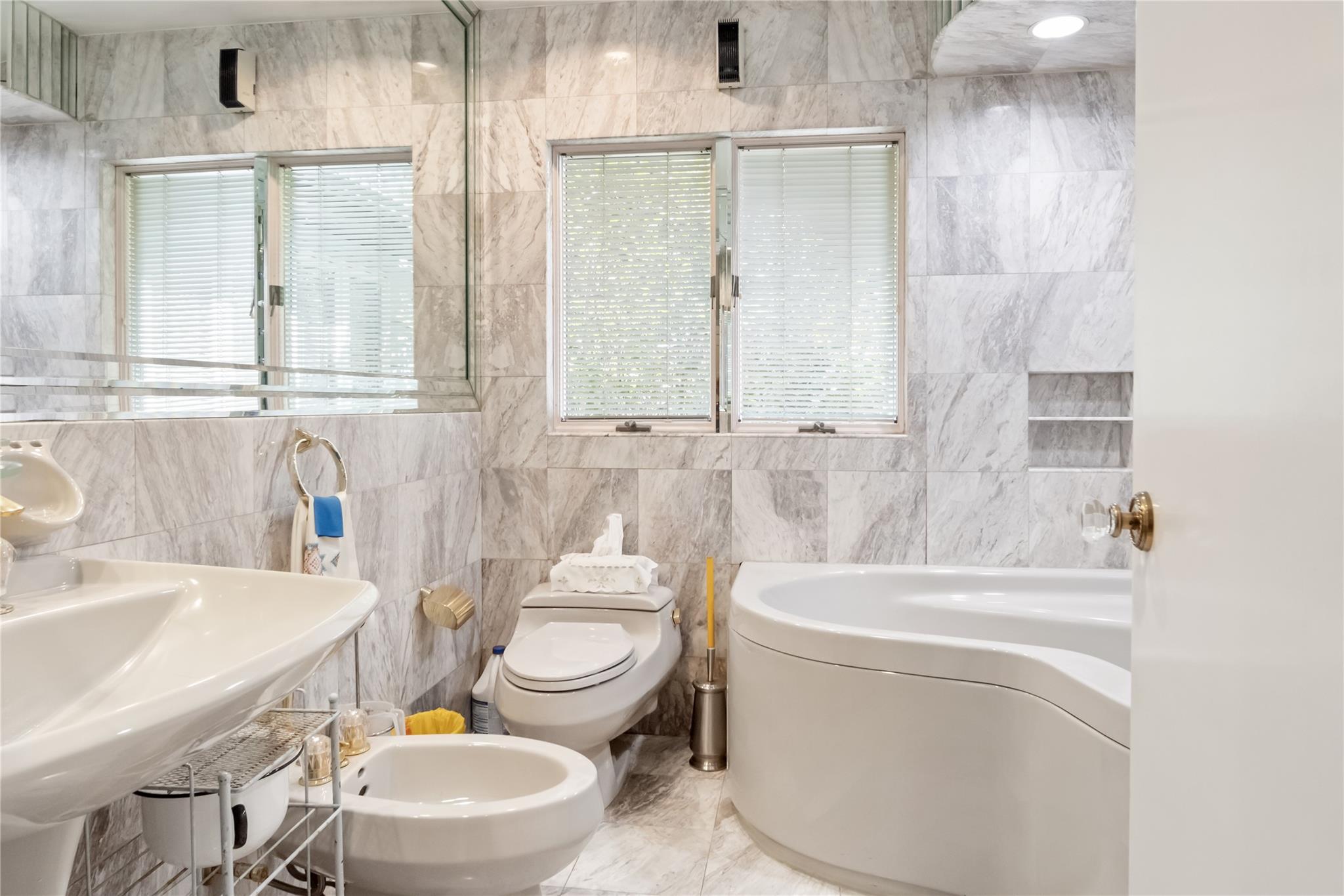 #18 photo, 11 Hillside Court, Suffern , NY 10901