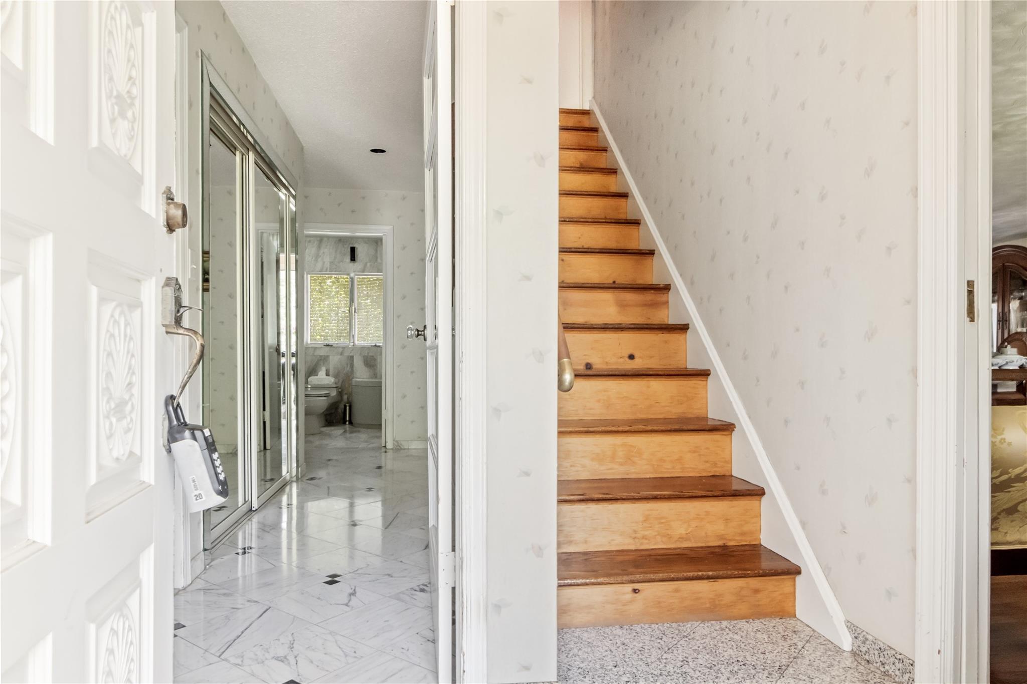 #19 photo, 11 Hillside Court, Suffern , NY 10901