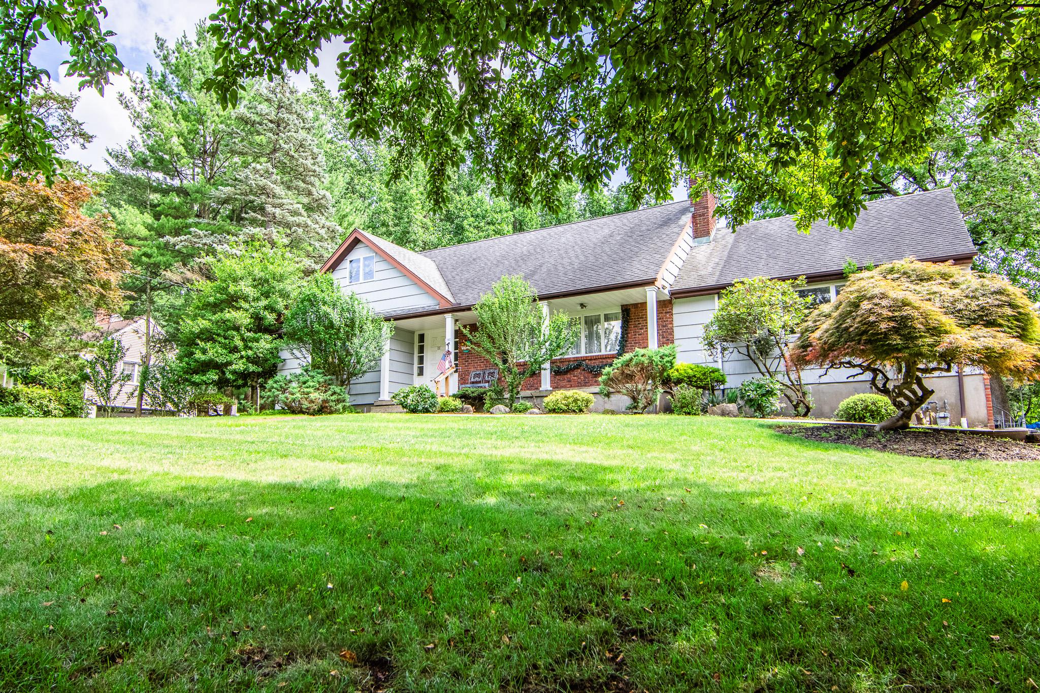 #3 photo, 11 Hillside Court, Suffern , NY 10901