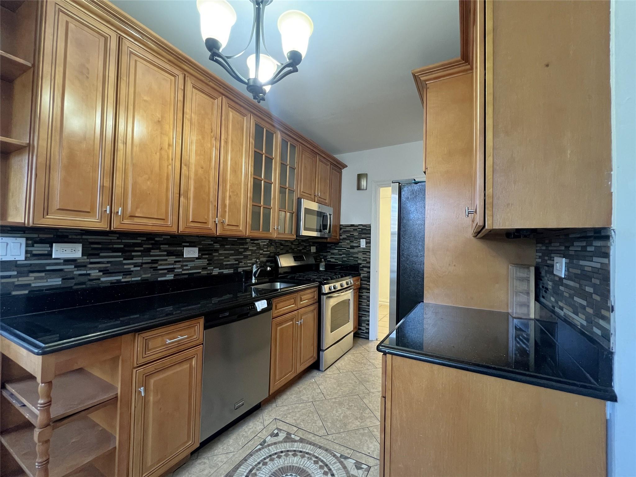 #12 photo, 3392 Wayne Avenue, Bronx , NY 10467