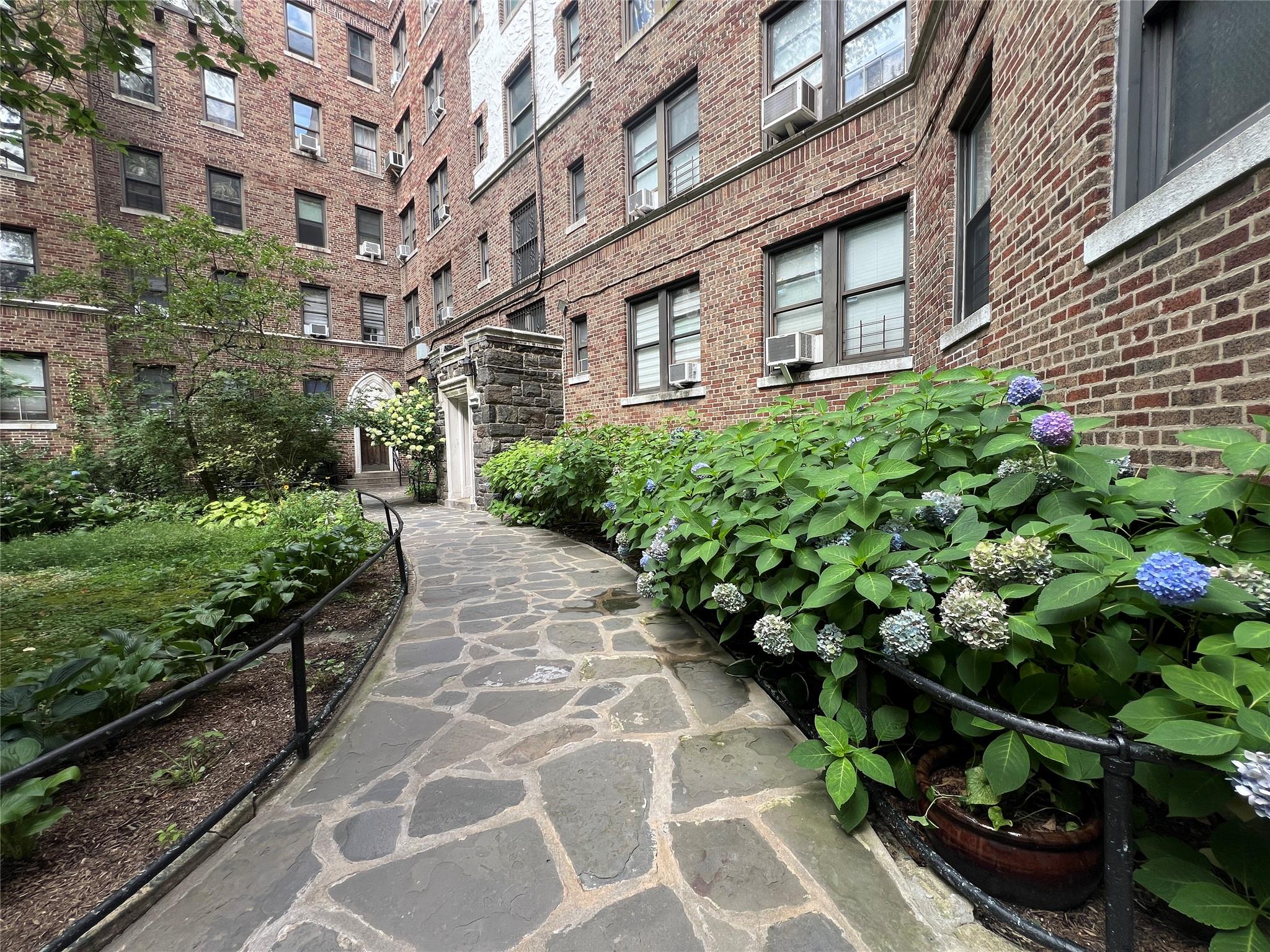 #4 photo, 3392 Wayne Avenue, Bronx , NY 10467