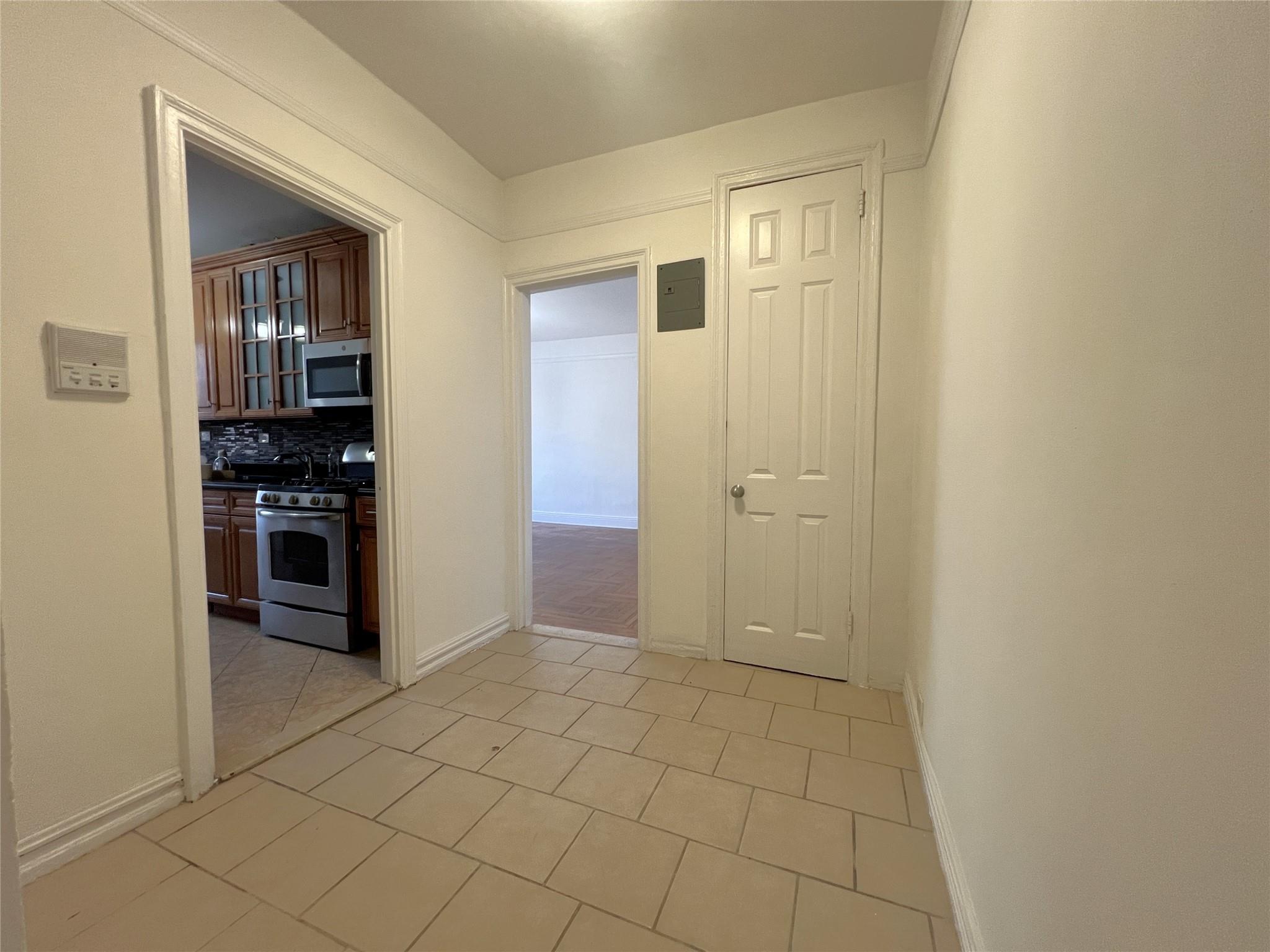 #8 photo, 3392 Wayne Avenue, Bronx , NY 10467