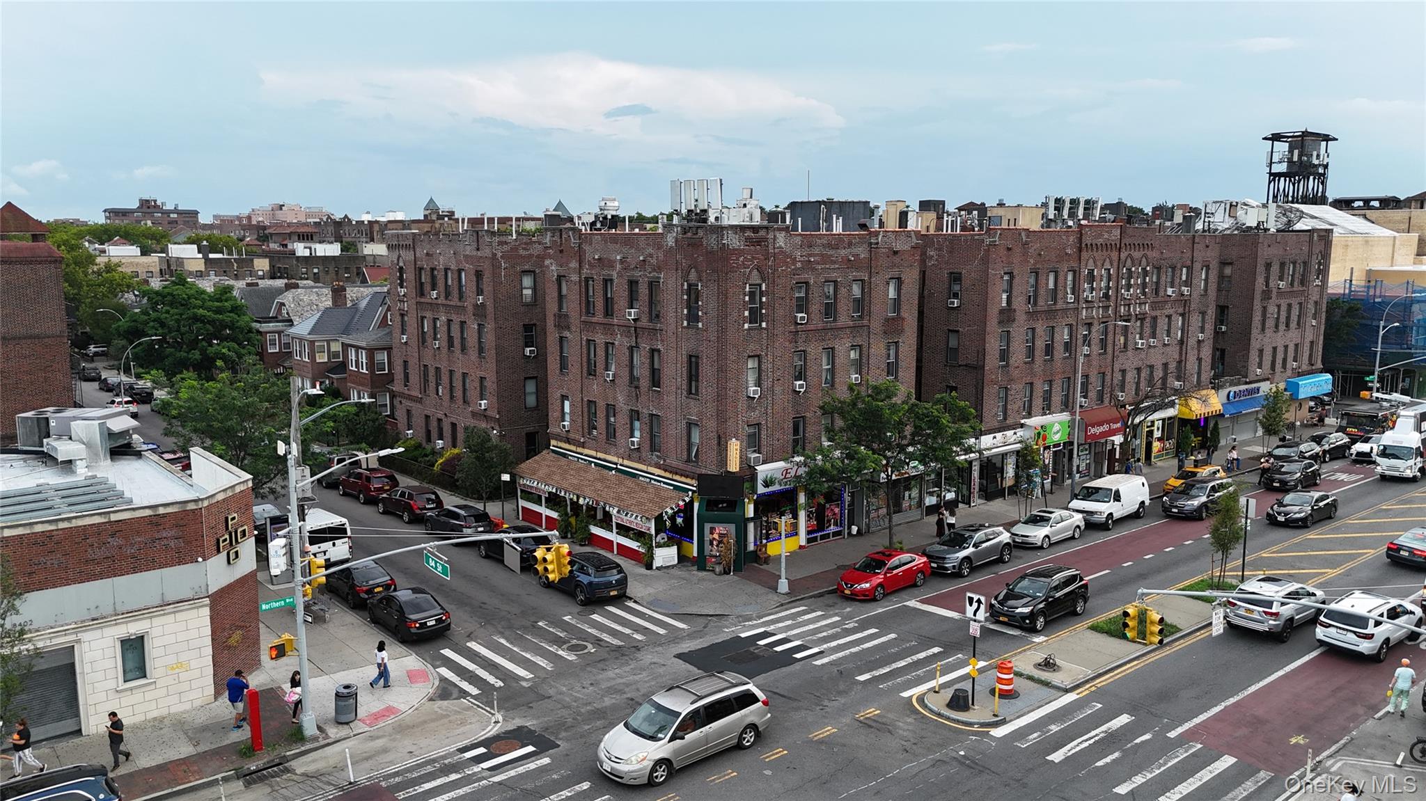 #1 photo, 83-28 Northern Boulevard, クイーンズ区 Jackson Heights , NY 11372