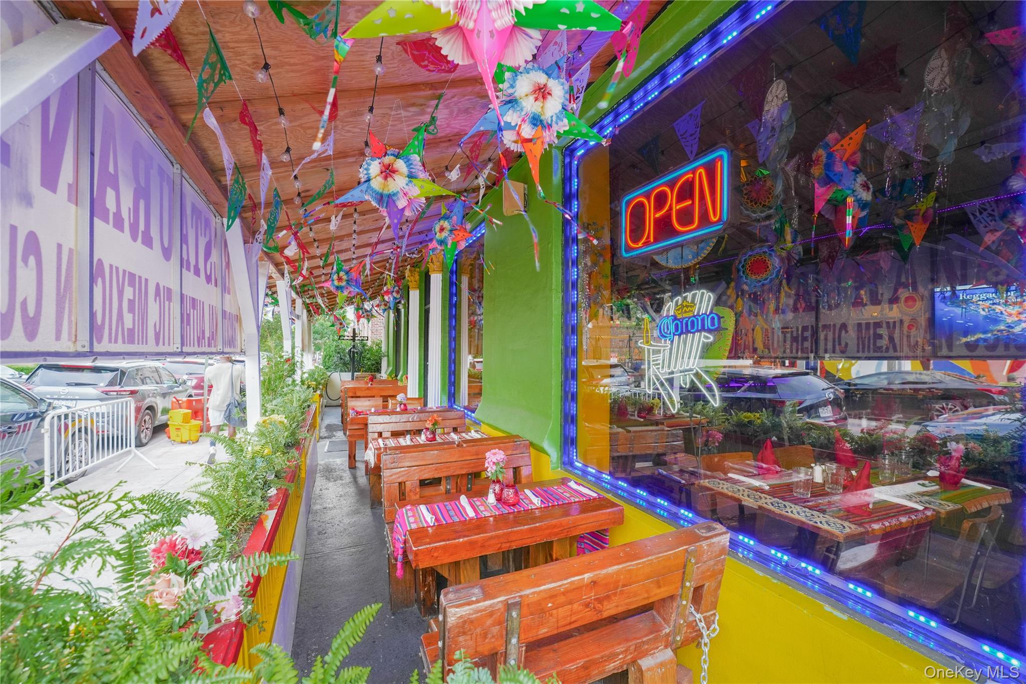 #12 photo, 83-28 Northern Boulevard, クイーンズ区 Jackson Heights , NY 11372