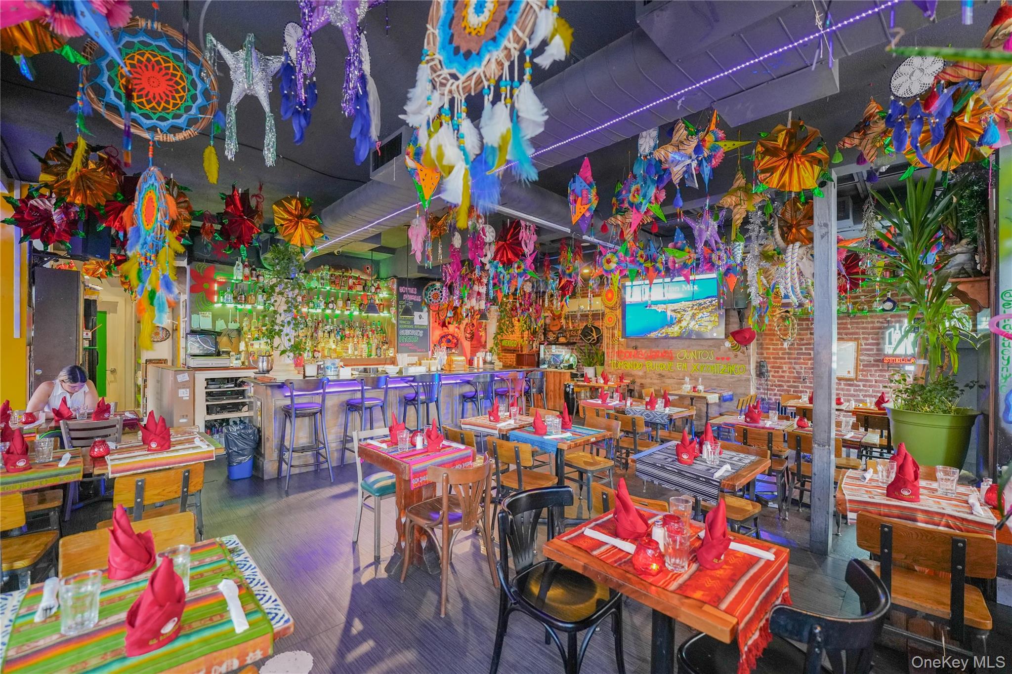 #13 photo, 83-28 Northern Boulevard, クイーンズ区 Jackson Heights , NY 11372