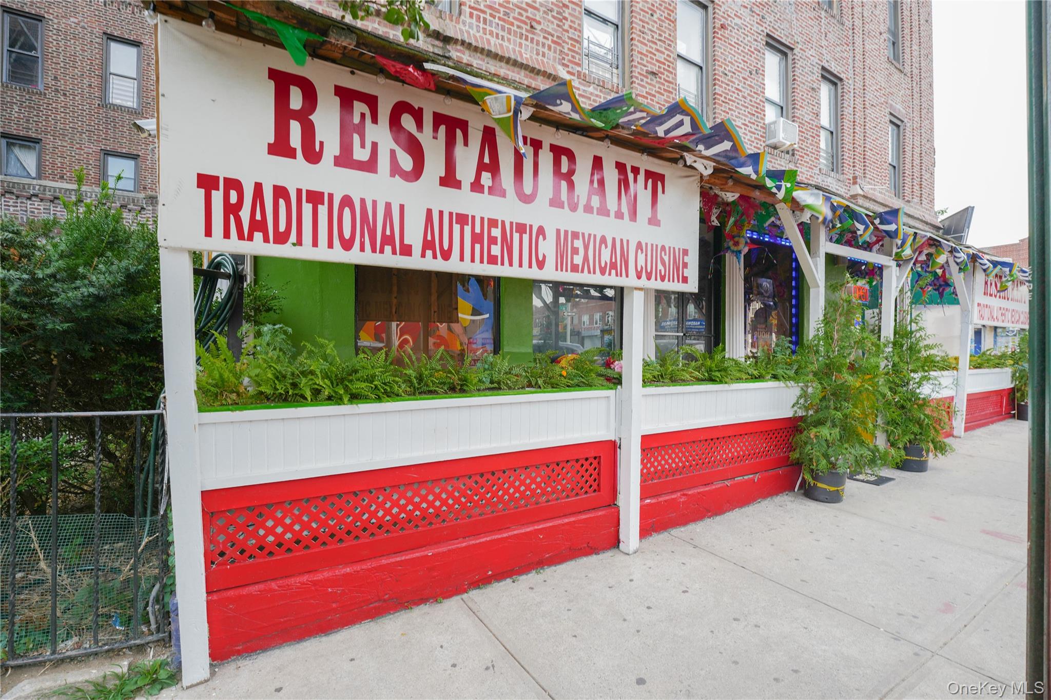 #15 photo, 83-28 Northern Boulevard, クイーンズ区 Jackson Heights , NY 11372