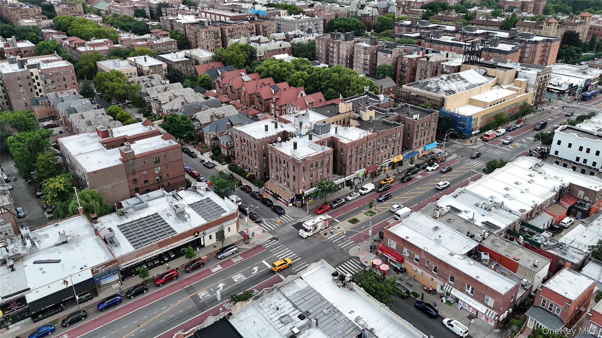 #3 photo, 83-28 Northern Boulevard, クイーンズ区 Jackson Heights , NY 11372