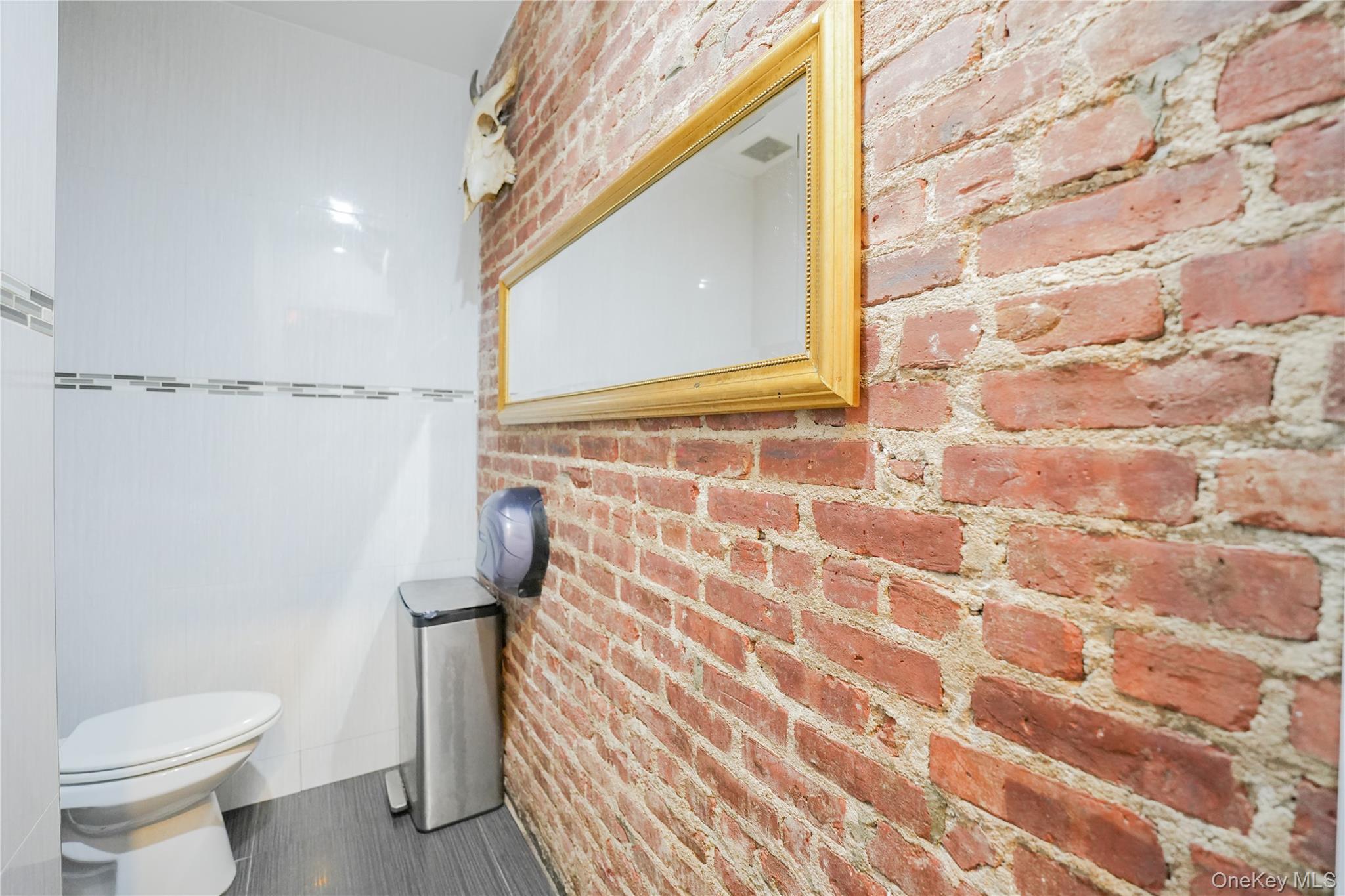 #5 photo, 83-28 Northern Boulevard, クイーンズ区 Jackson Heights , NY 11372