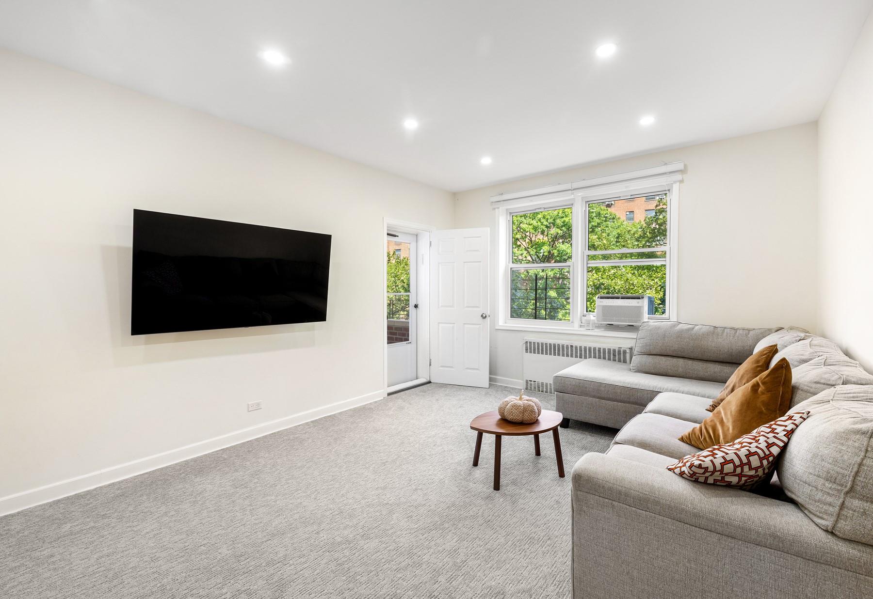 #3 photo, 99-41 64 Avenue, 皇后區 雷哥公園 Rego Park , NY 11374