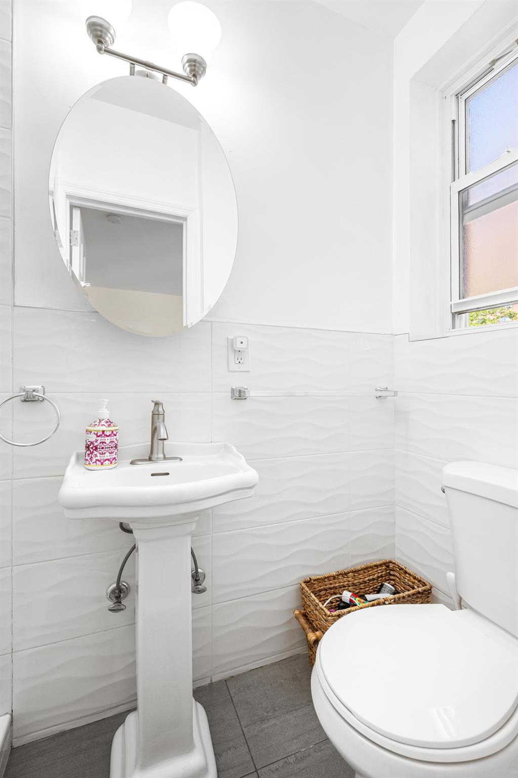 #7 photo, 99-41 64 Avenue, 皇后區 雷哥公園 Rego Park , NY 11374