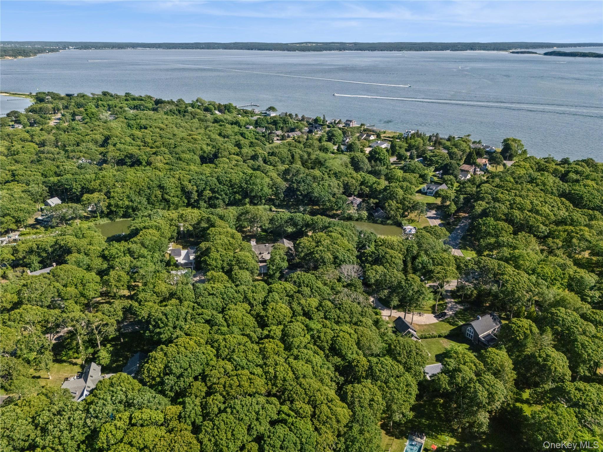 #2 photo, 8 Wheeler, サフォーク郡 Shelter Island , NY 