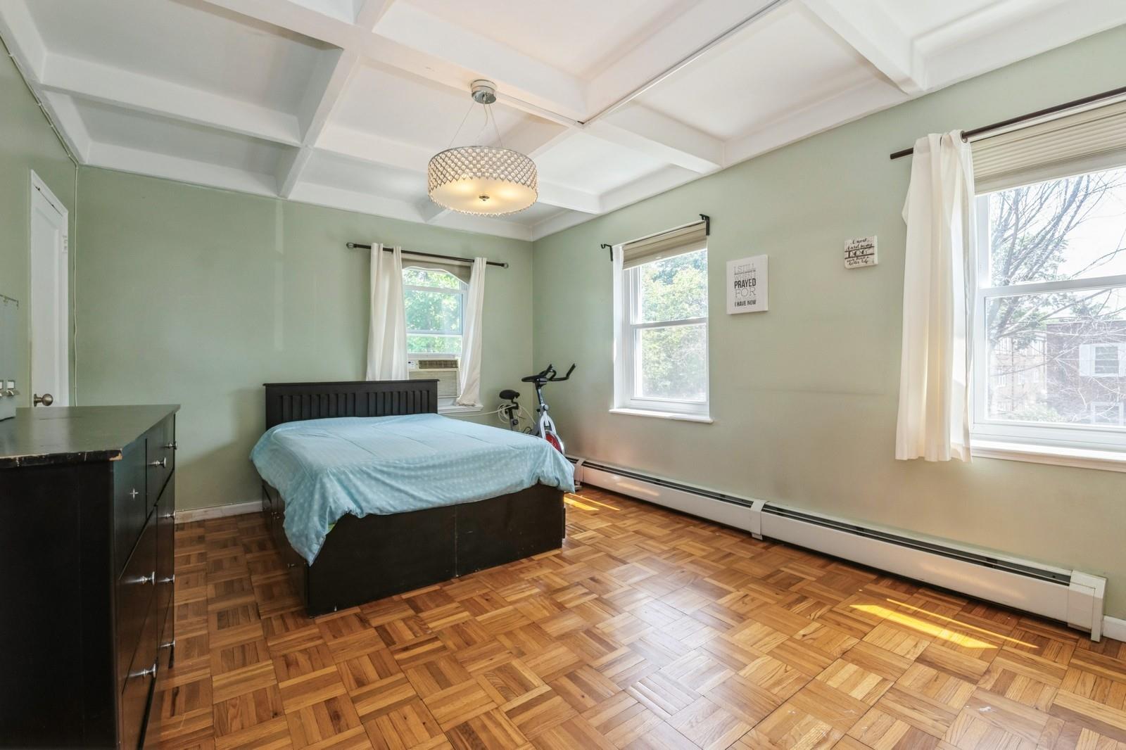 #11 photo, 147-35 Village Road, 皇后區 Briarwood , NY 11435