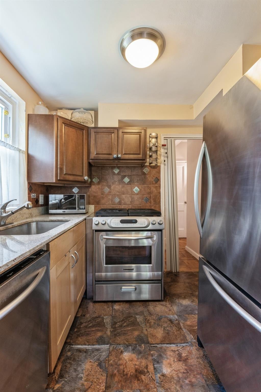 #9 photo, 147-35 Village Road, 皇后區 Briarwood , NY 11435