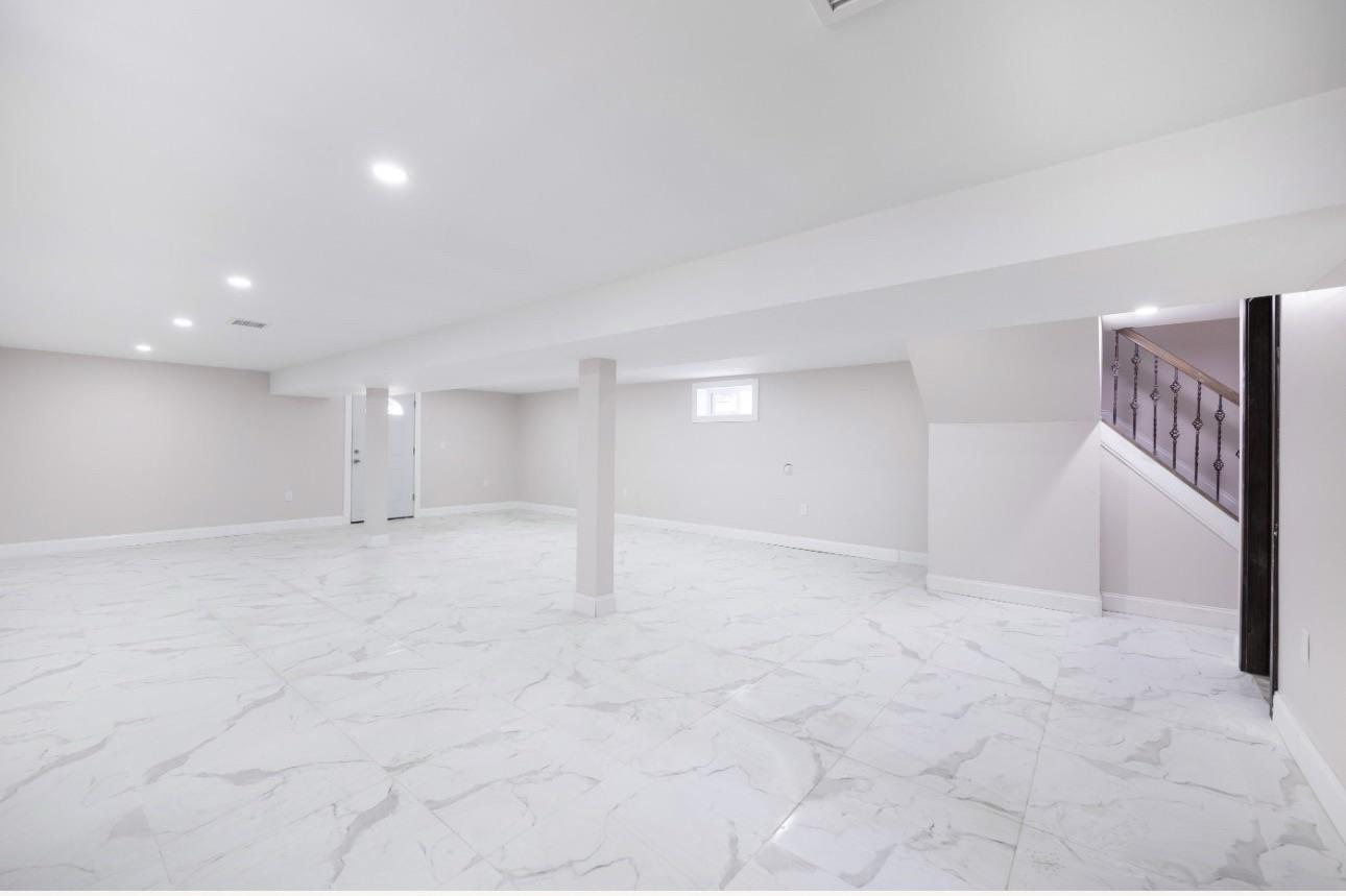 #18 photo, 83-46 248th Street, Bellerose , NY 11426