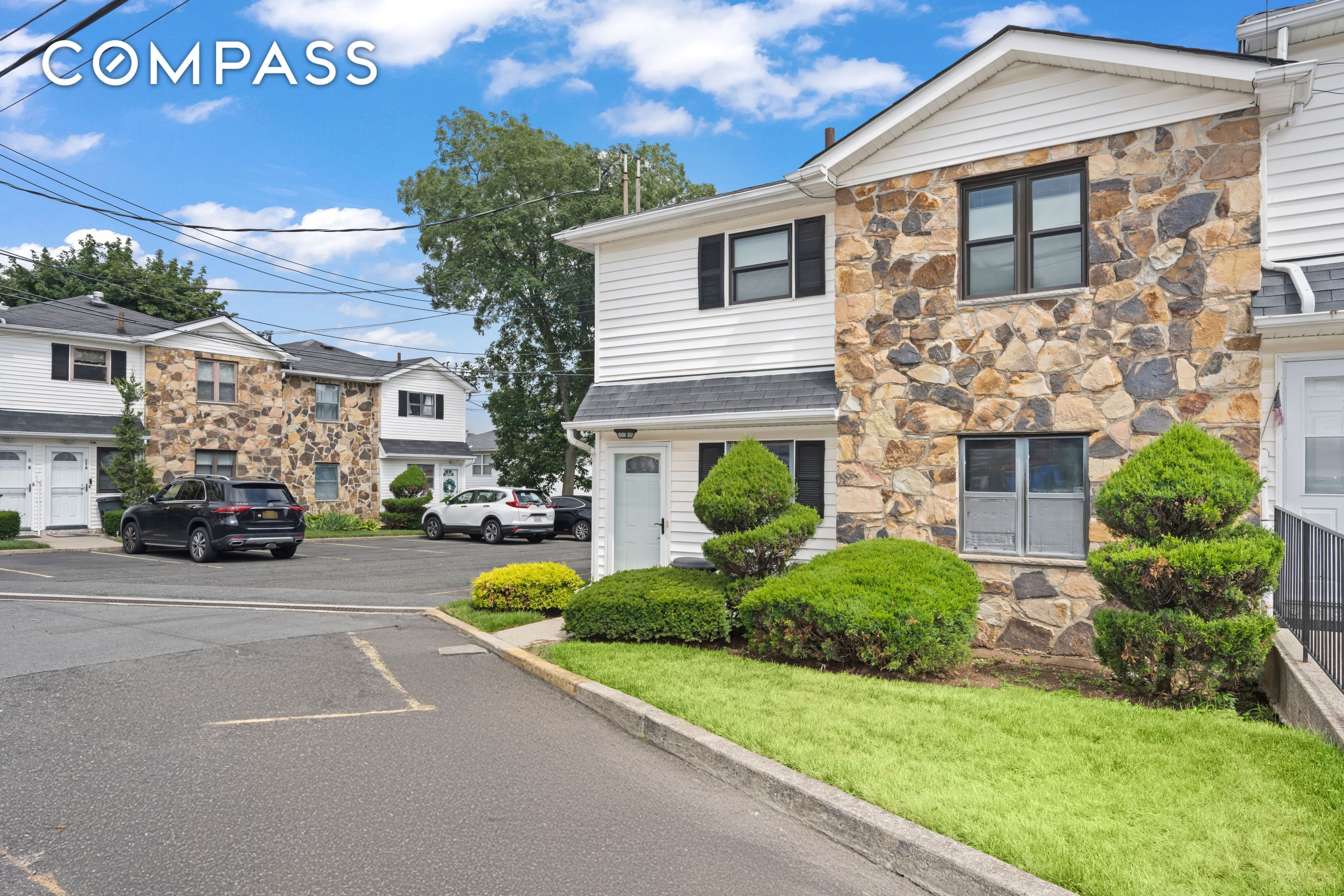 #1 photo, 33 Bradley Court, جزيرة ستاتن New York City , NY 10314