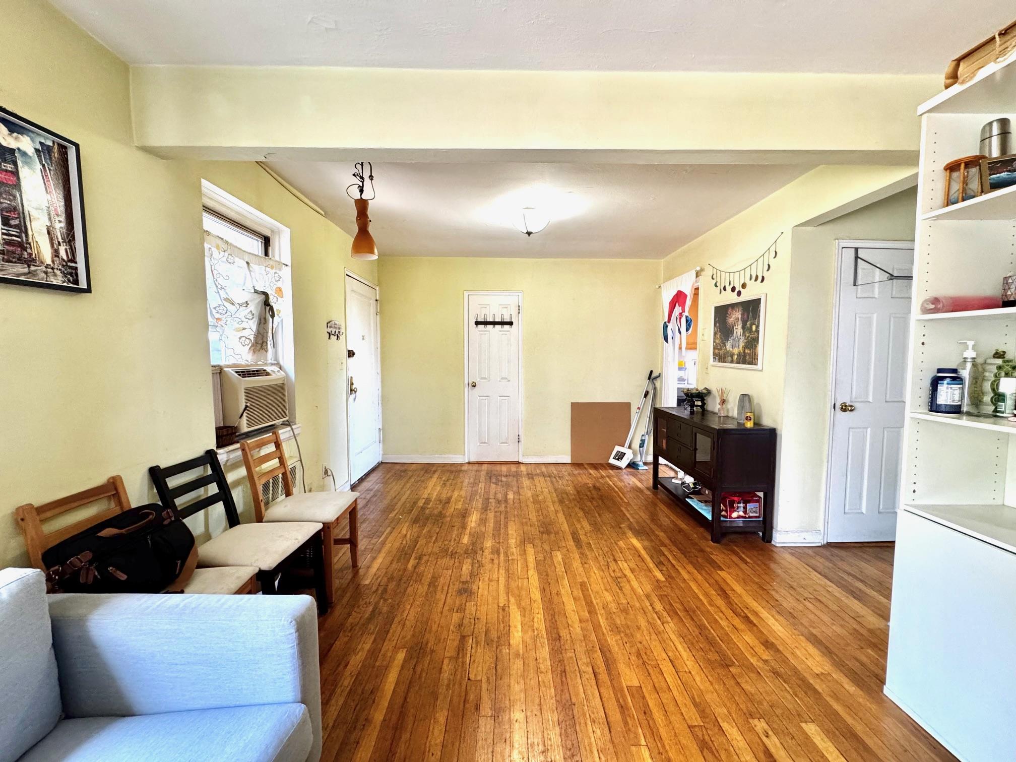 #2 photo, 138-29 Jewel Ave, クイーンズ区 Kew Garden Hills , NY 11367