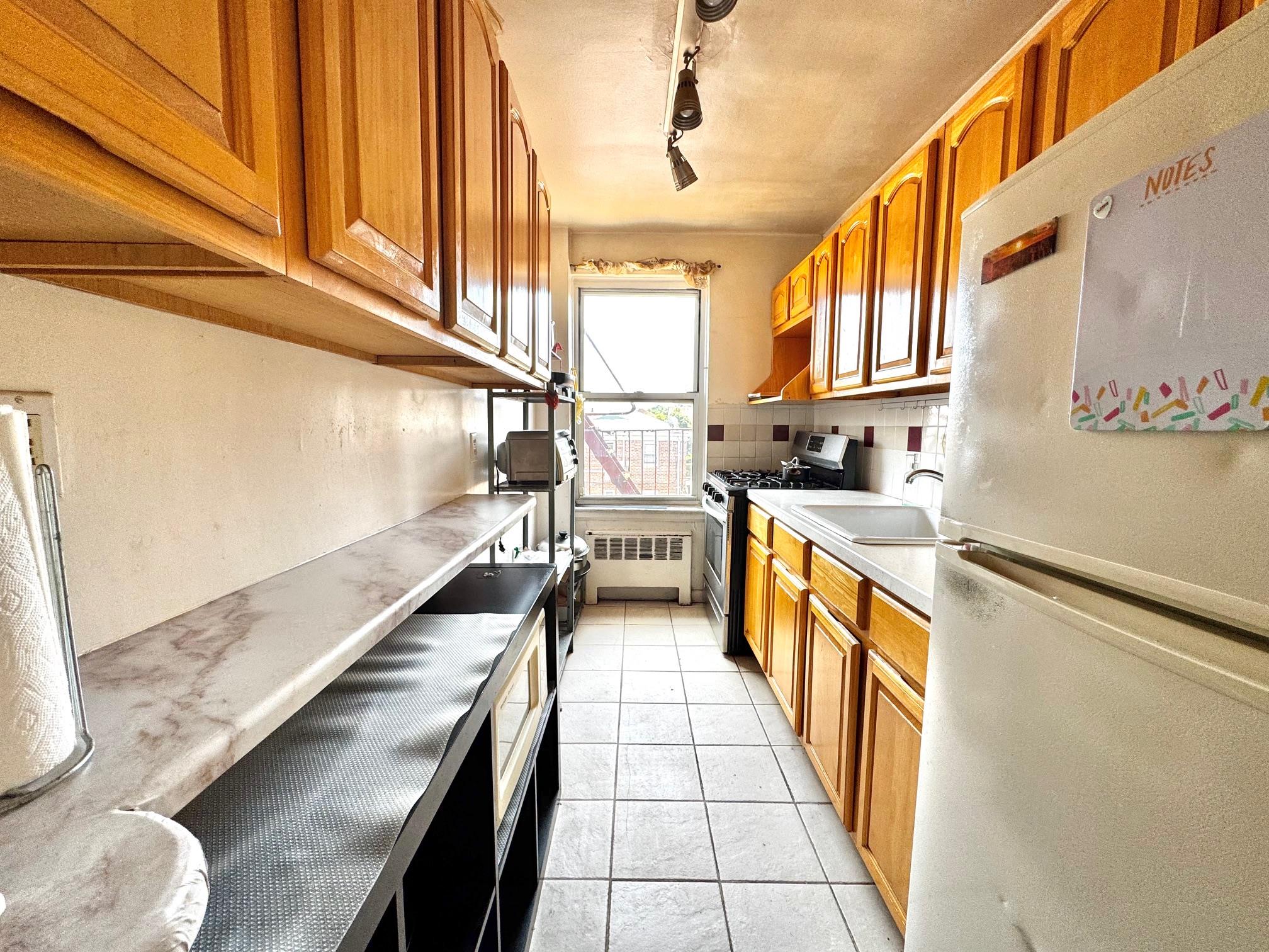 #4 photo, 138-29 Jewel Ave, クイーンズ区 Kew Garden Hills , NY 11367