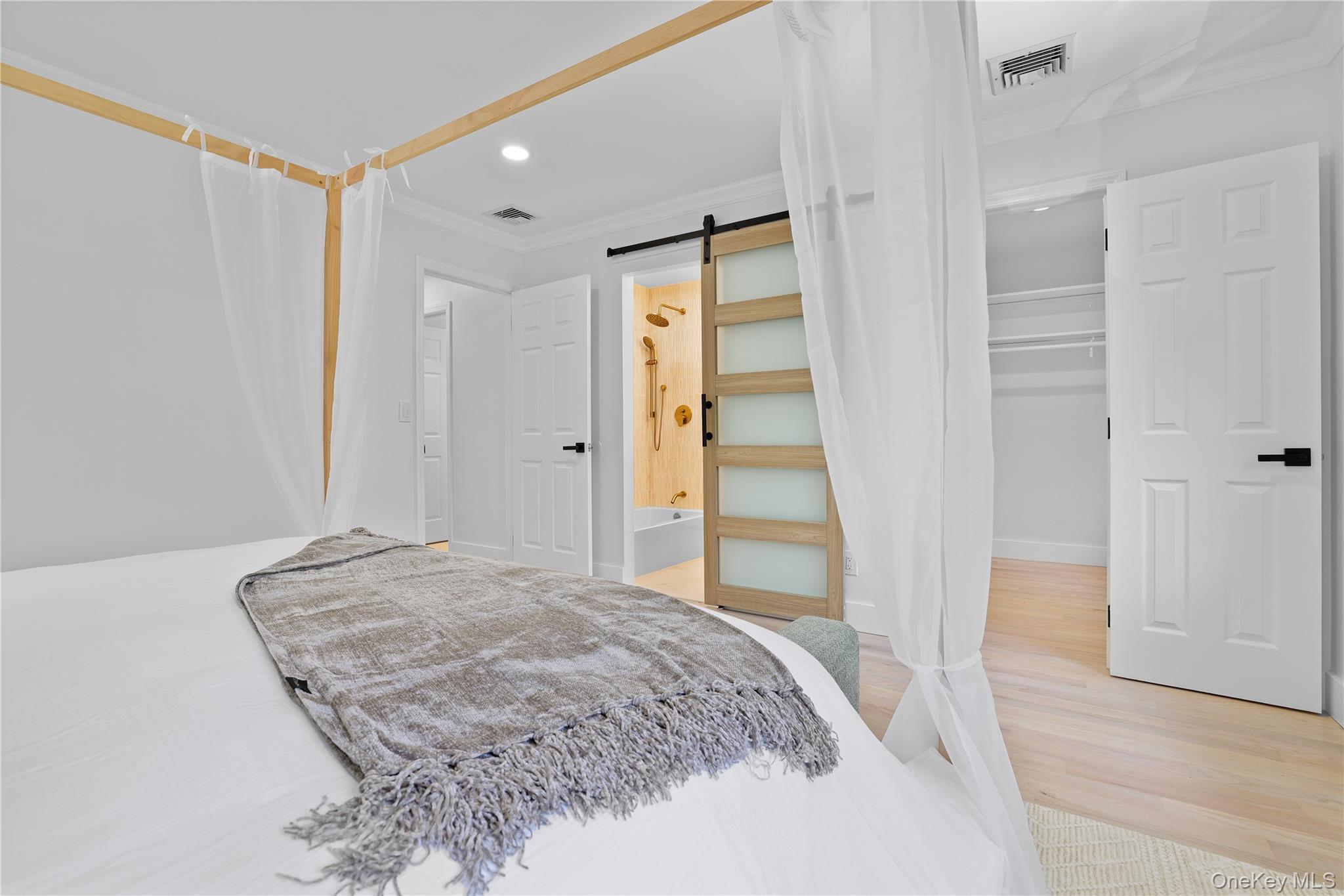 #16 photo, 13 Bittersweet Avenue, サフォーク郡 Hampton Bays , NY 11946