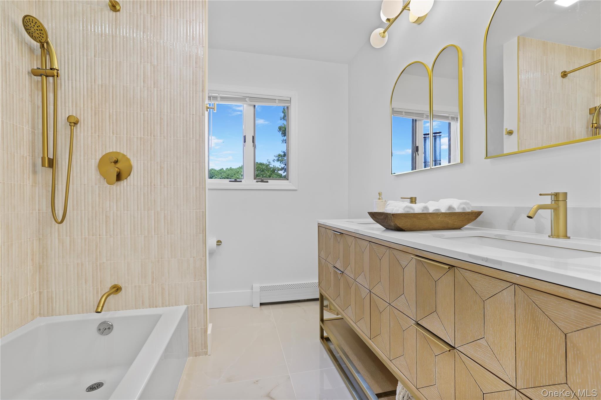 #17 photo, 13 Bittersweet Avenue, サフォーク郡 Hampton Bays , NY 11946