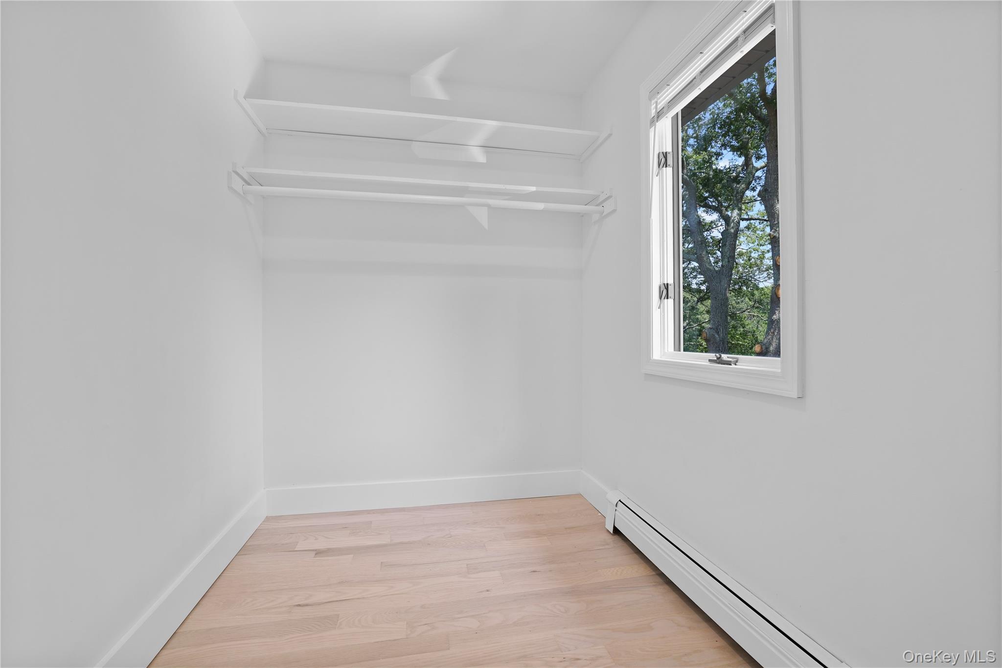 #20 photo, 13 Bittersweet Avenue, サフォーク郡 Hampton Bays , NY 11946