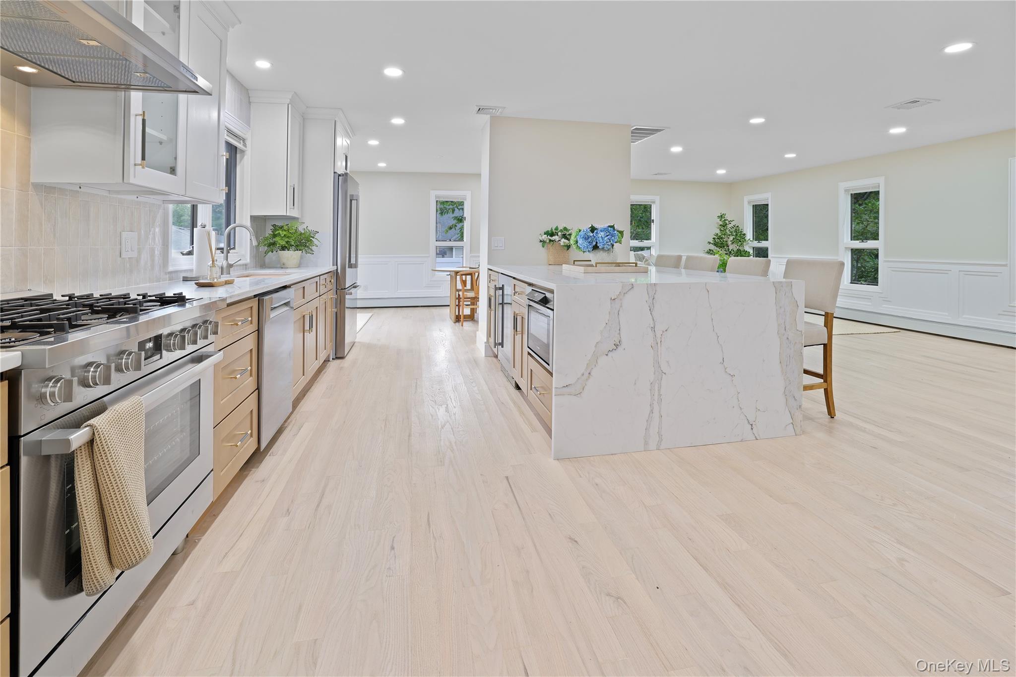 #4 photo, 13 Bittersweet Avenue, サフォーク郡 Hampton Bays , NY 11946