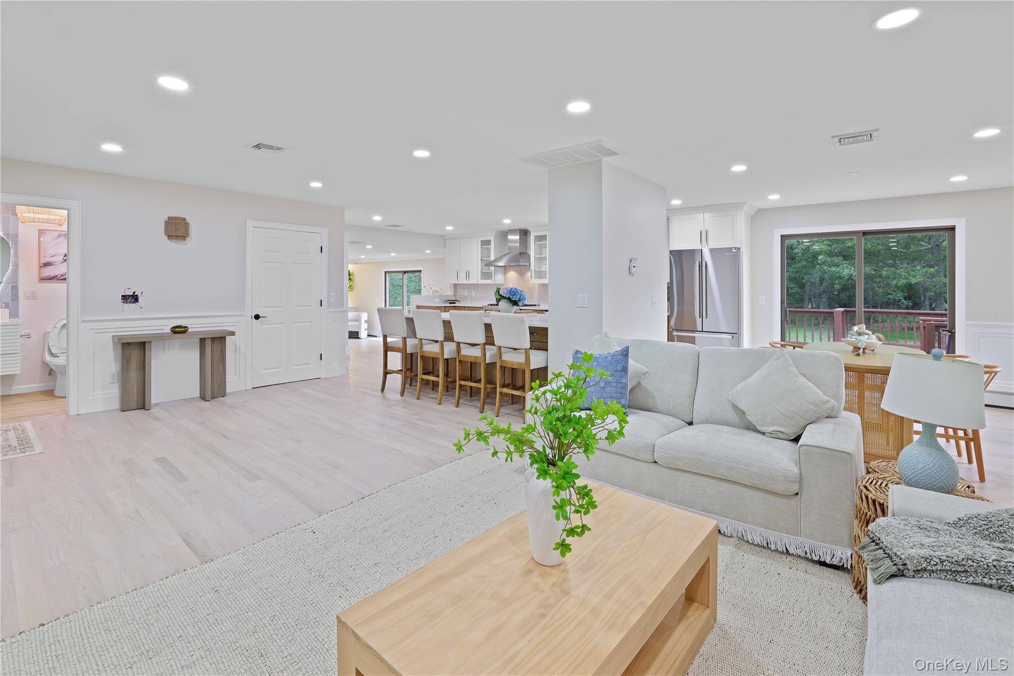 #8 photo, 13 Bittersweet Avenue, サフォーク郡 Hampton Bays , NY 11946