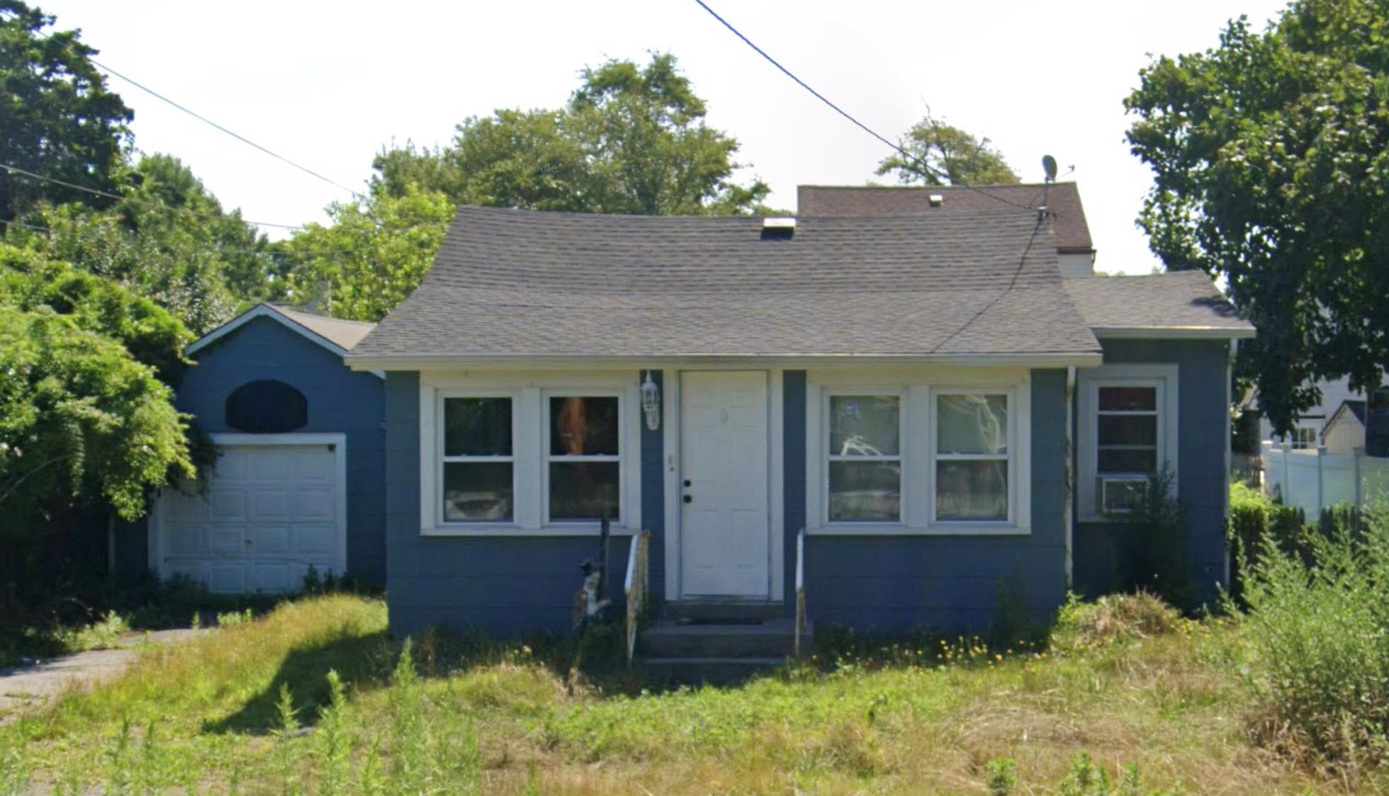 #1 photo, 59 Huguenot Drive, 东长岛 Mastic , NY 11951