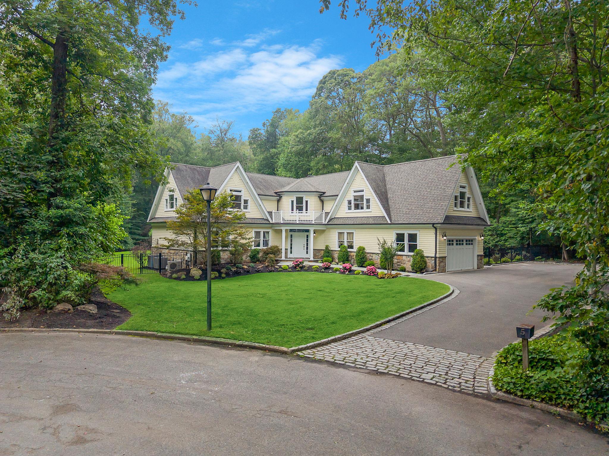 #1 photo, 5 Ivory Court, 東長島 East Northport , NY 11731