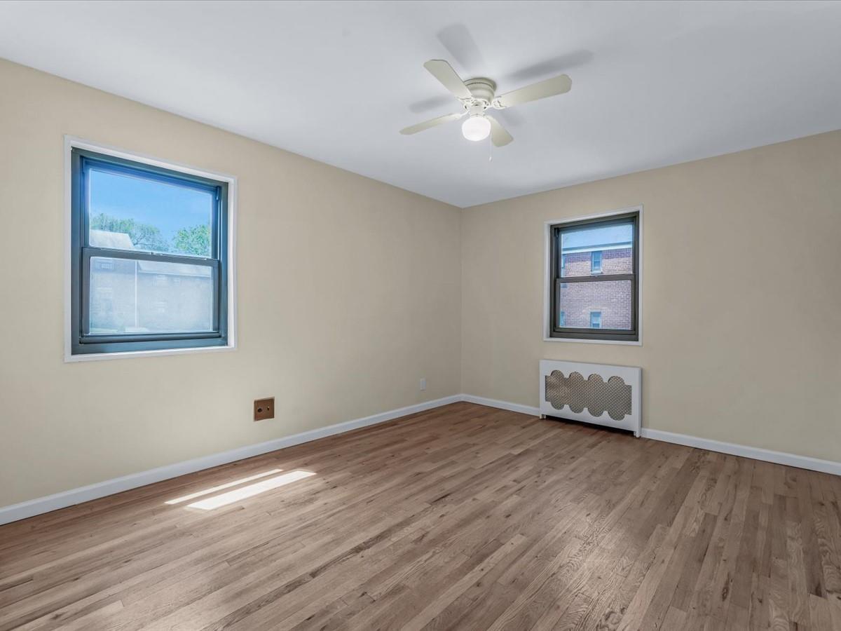 #13 photo, 21-33 Utopia Parkway, クイーンズ区 Whitestone , NY 11357