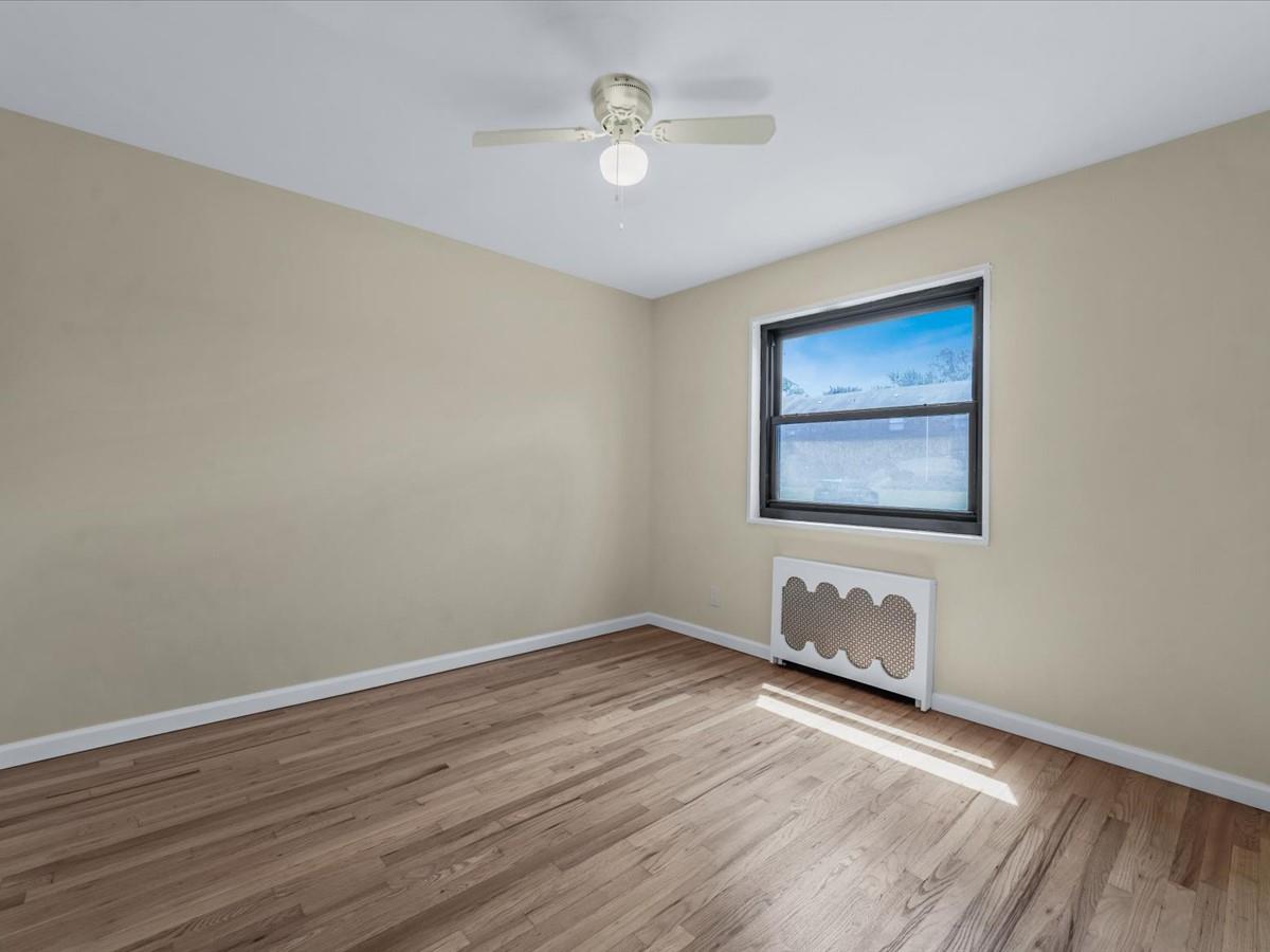 #14 photo, 21-33 Utopia Parkway, クイーンズ区 Whitestone , NY 11357