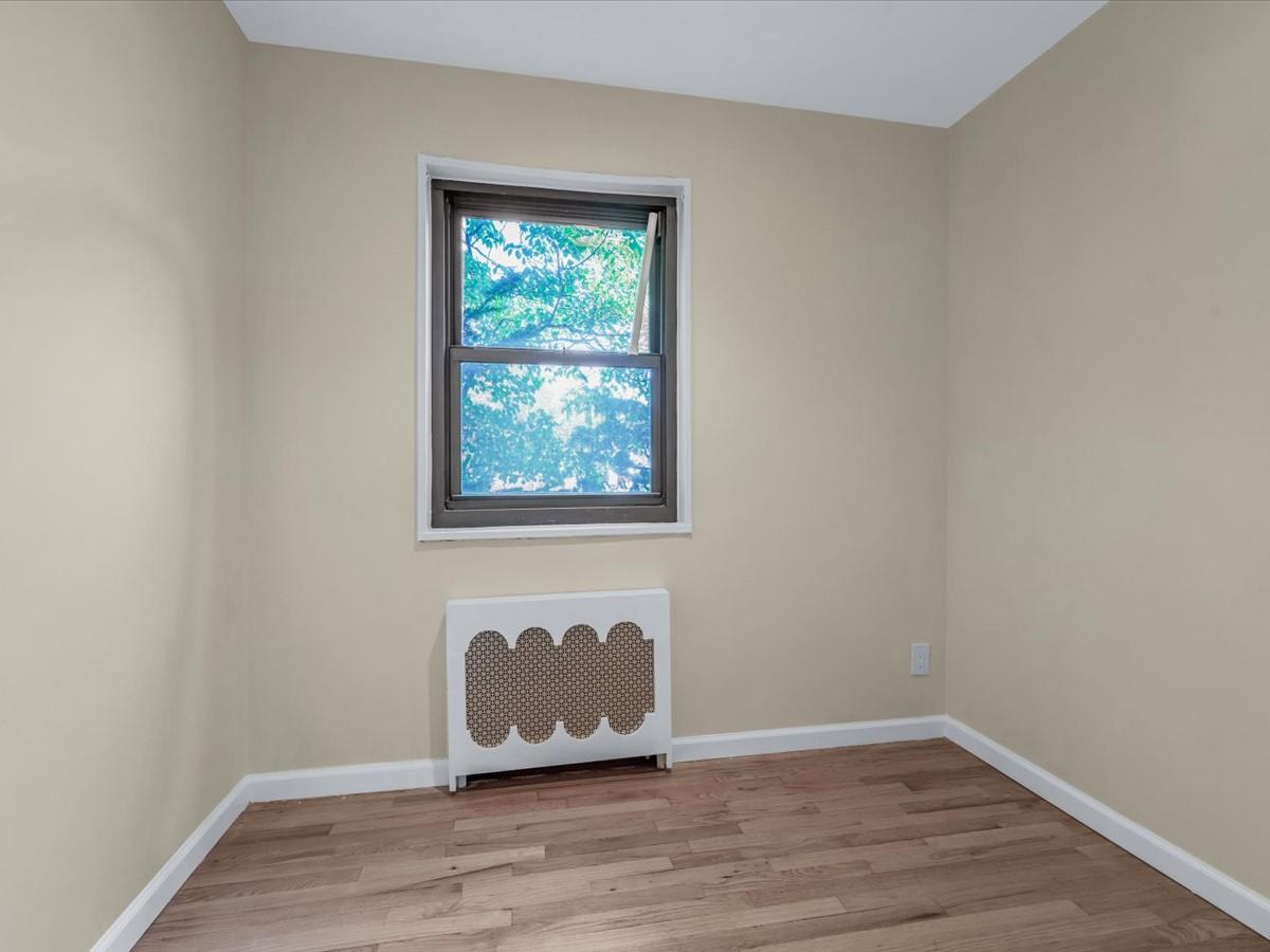 #17 photo, 21-33 Utopia Parkway, クイーンズ区 Whitestone , NY 11357