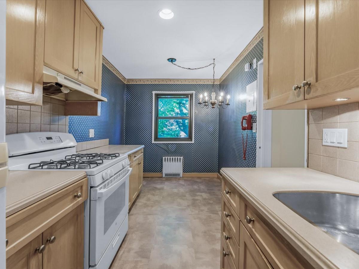 #3 photo, 21-33 Utopia Parkway, クイーンズ区 Whitestone , NY 11357