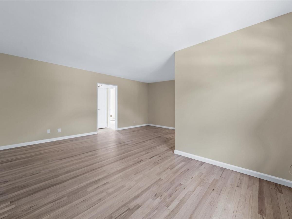 #9 photo, 21-33 Utopia Parkway, クイーンズ区 Whitestone , NY 11357