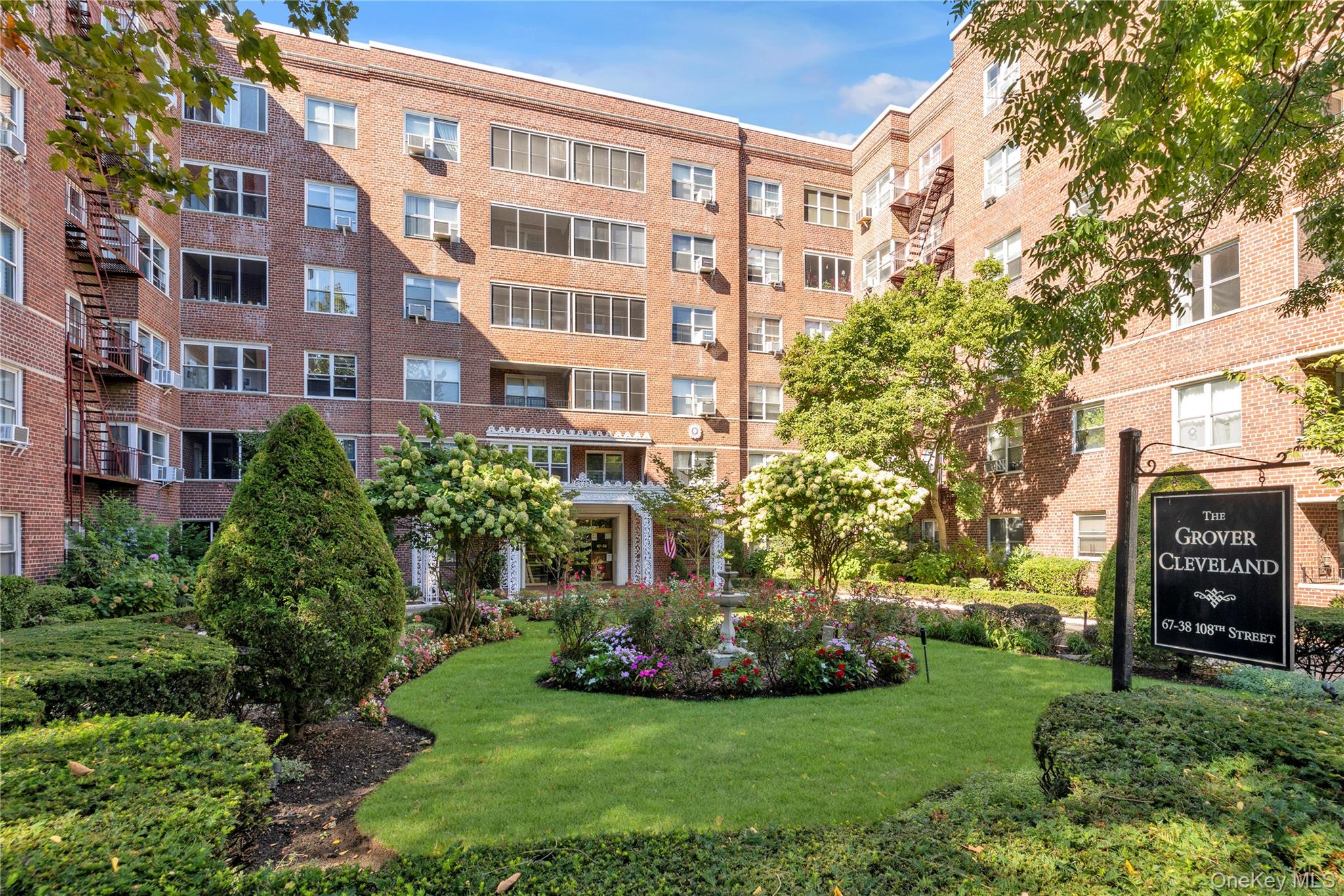 #1 photo, 6738 108 Street Road, 皇后區 森林小丘 Forest Hills , NY 11375