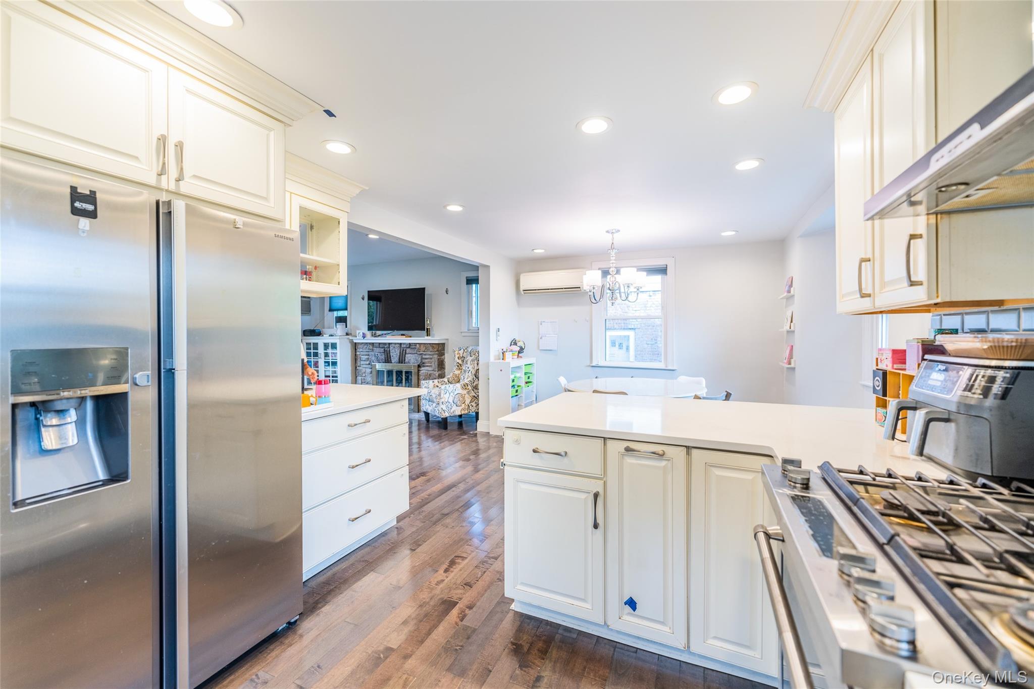 #10 photo, 43 Jayson Avenue, Great Neck , NY 11021