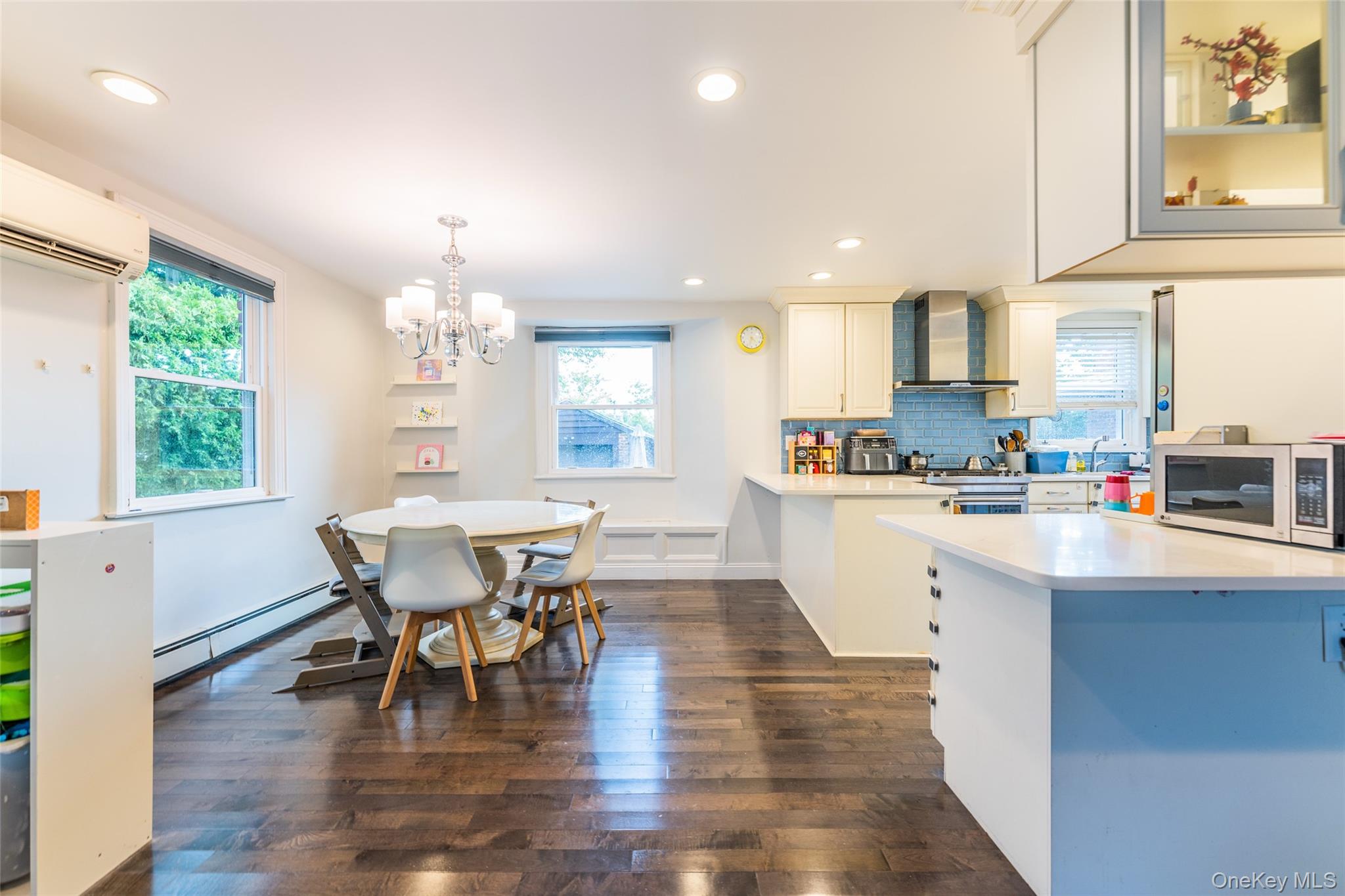 #3 photo, 43 Jayson Avenue, Great Neck , NY 11021