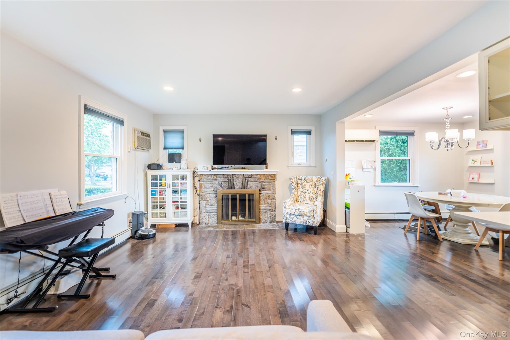 #9 photo, 43 Jayson Avenue, Great Neck , NY 11021