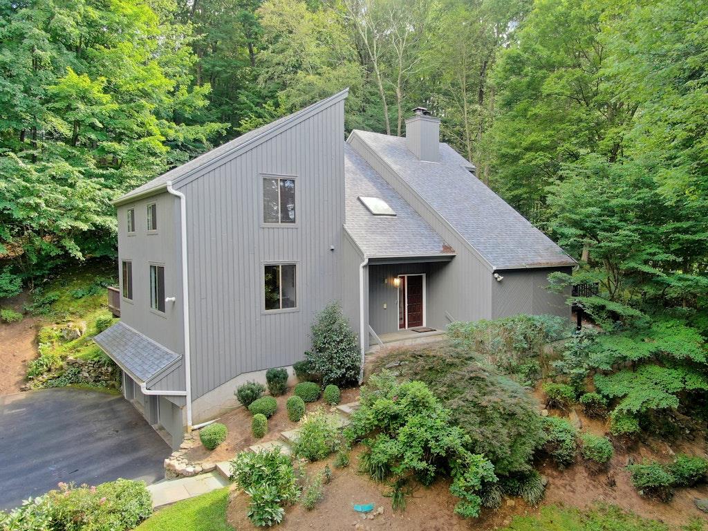 #1 photo, 569 Millwood Road, Chappaqua , NY 10514