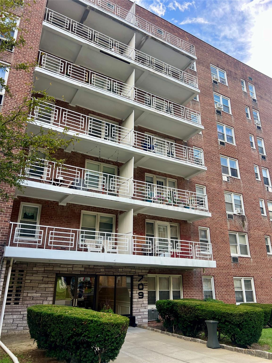 #1 photo, 709 Warburton Avenue, Yonkers , NY 10701