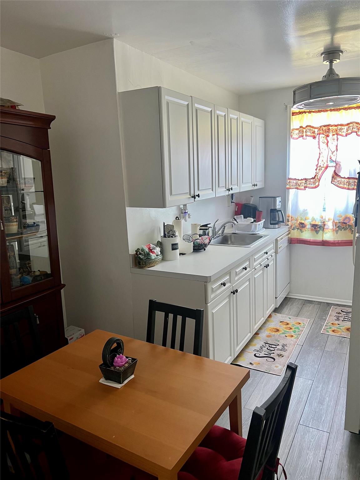 #7 photo, 709 Warburton Avenue, Yonkers , NY 10701