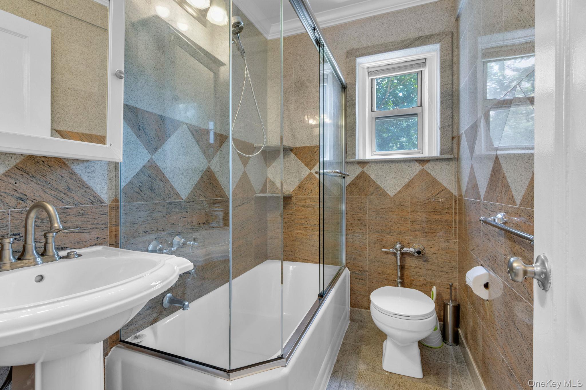 #18 photo, 5444 Arlington Avenue, ブロンクス区 Bronx , NY 10471