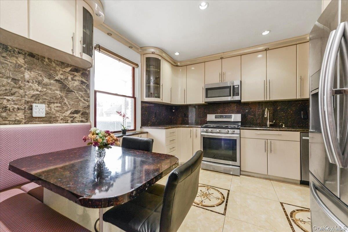 #6 photo, 87-67 Chevy Chase, Jamaica Estates , NY 11432