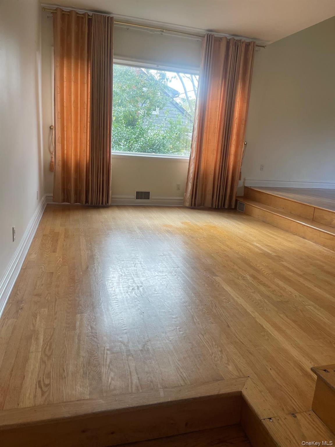 #5 photo, 29 Bayberry Road, Lawrence , NY 11559